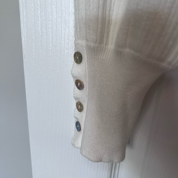 NWOT B.Young white ribbed sweater w/balloon sleeves & button cuffs - size large - Picture 4 of 4